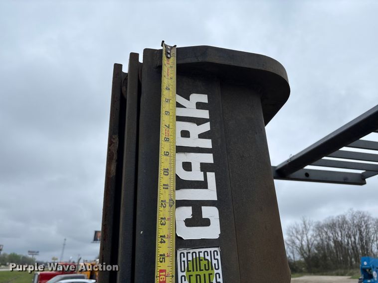 image for item FB3417 Clark ECG32 forklift