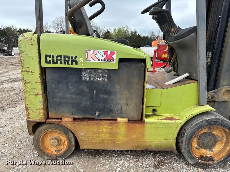 image for item FB3417 Clark ECG32 forklift