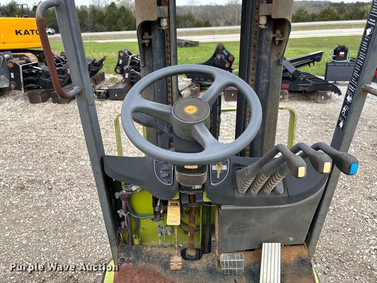 image for item FB3417 Clark ECG32 forklift