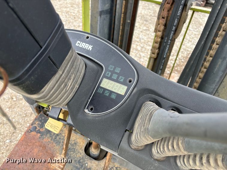 image for item FB3417 Clark ECG32 forklift