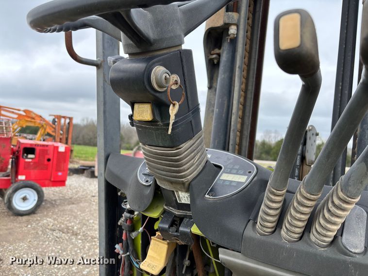 image for item FB3417 Clark ECG32 forklift