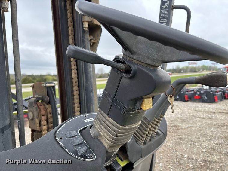 image for item FB3417 Clark ECG32 forklift