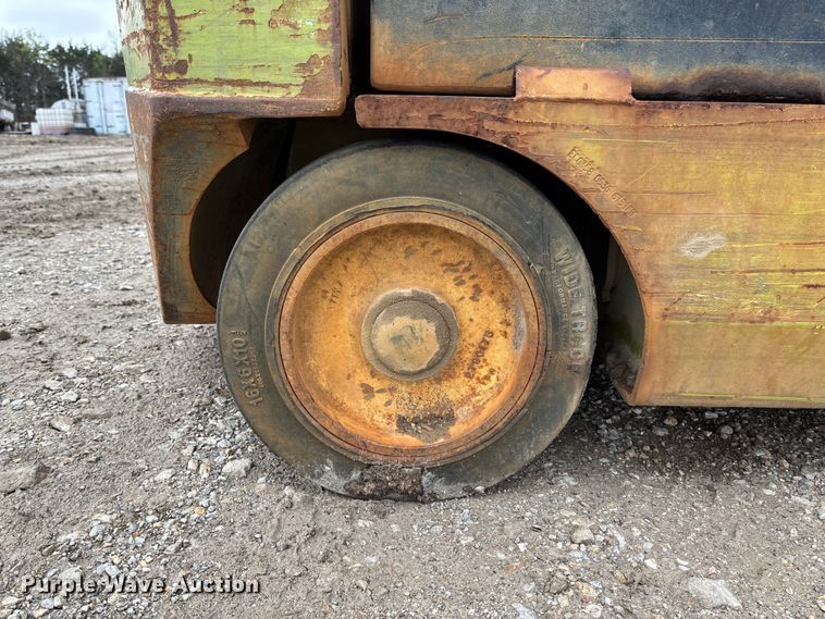 image for item FB3417 Clark ECG32 forklift
