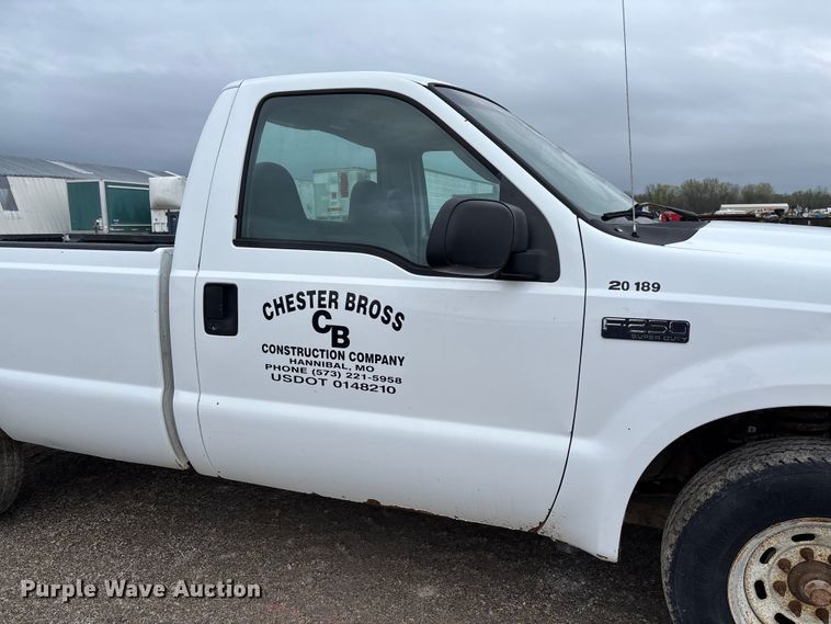 image for item FB3434 2004 Ford F250 Super Duty pickup truck
