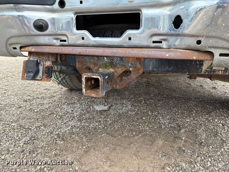image for item FB3434 2004 Ford F250 Super Duty pickup truck