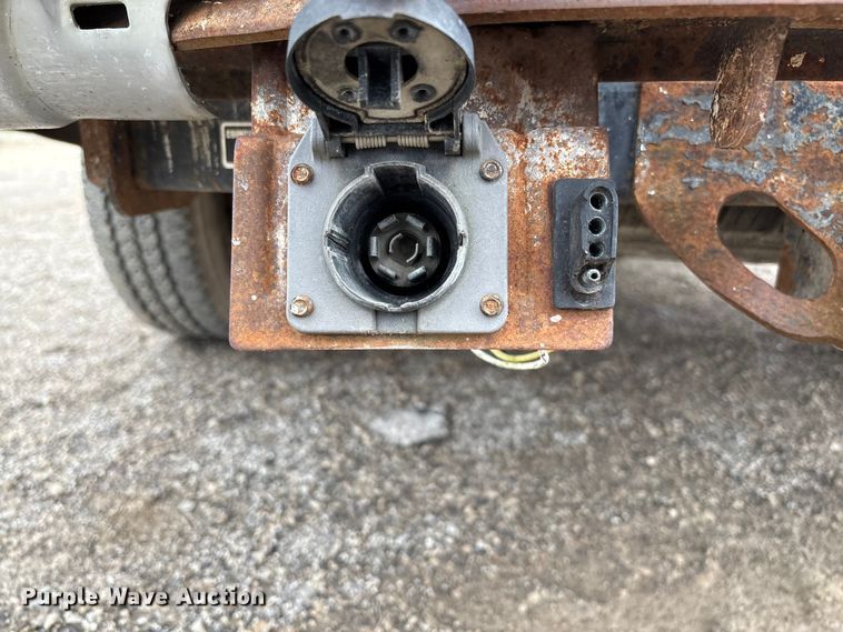 image for item FB3434 2004 Ford F250 Super Duty pickup truck