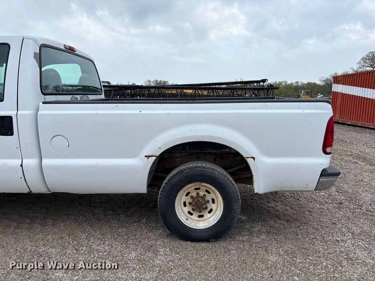 image for item FB3434 2004 Ford F250 Super Duty pickup truck