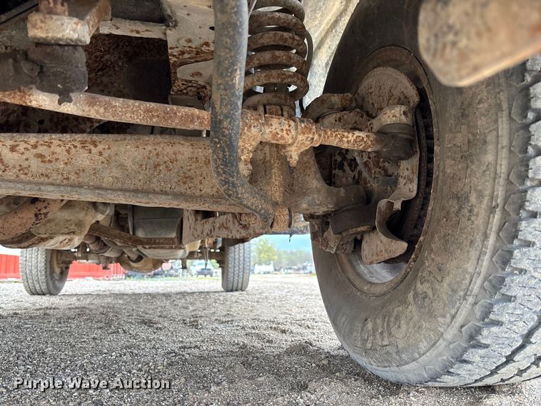image for item FB3434 2004 Ford F250 Super Duty pickup truck