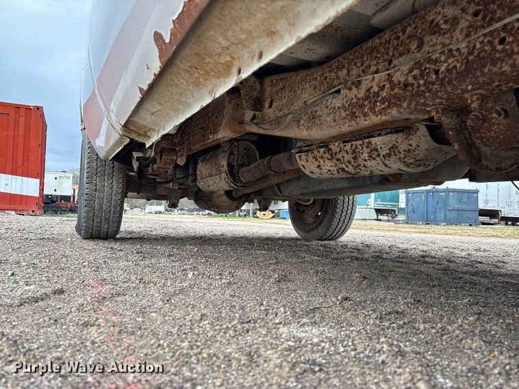 image for item FB3434 2004 Ford F250 Super Duty pickup truck