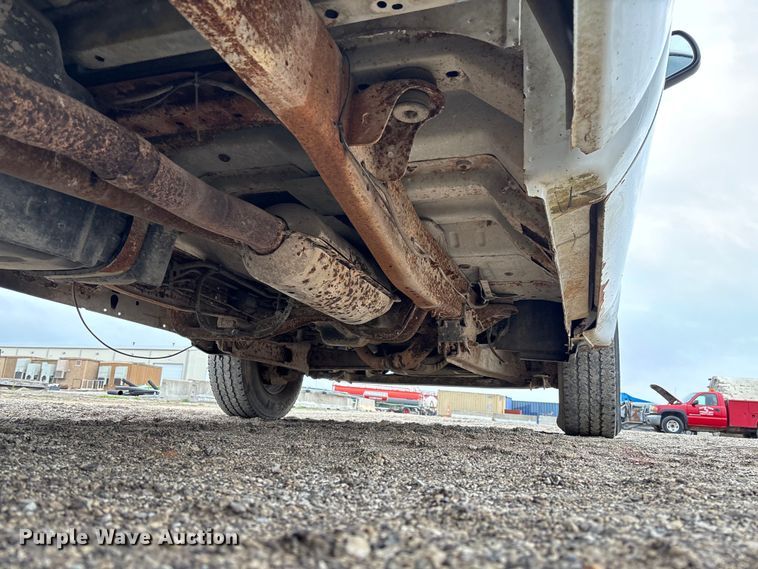 image for item FB3434 2004 Ford F250 Super Duty pickup truck