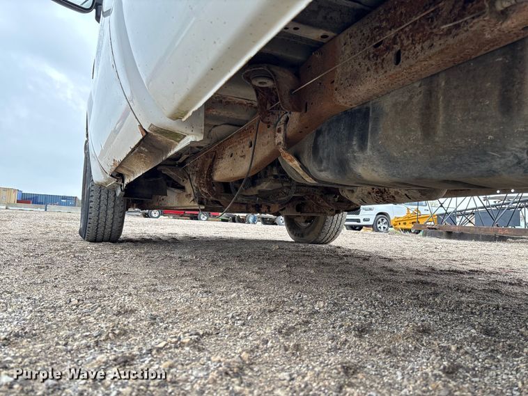 image for item FB3434 2004 Ford F250 Super Duty pickup truck
