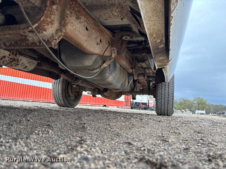 image for item FB3434 2004 Ford F250 Super Duty pickup truck