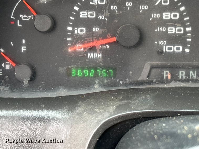image for item FB3434 2004 Ford F250 Super Duty pickup truck