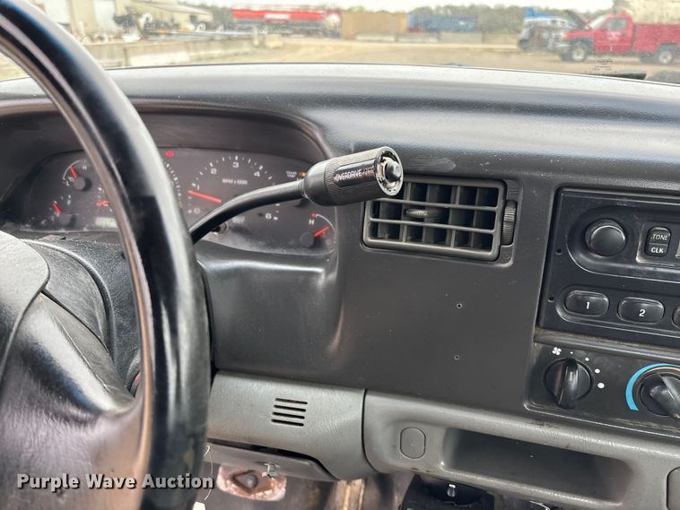 image for item FB3434 2004 Ford F250 Super Duty pickup truck