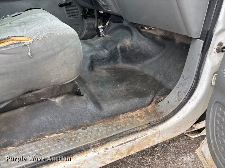 image for item FB3434 2004 Ford F250 Super Duty pickup truck