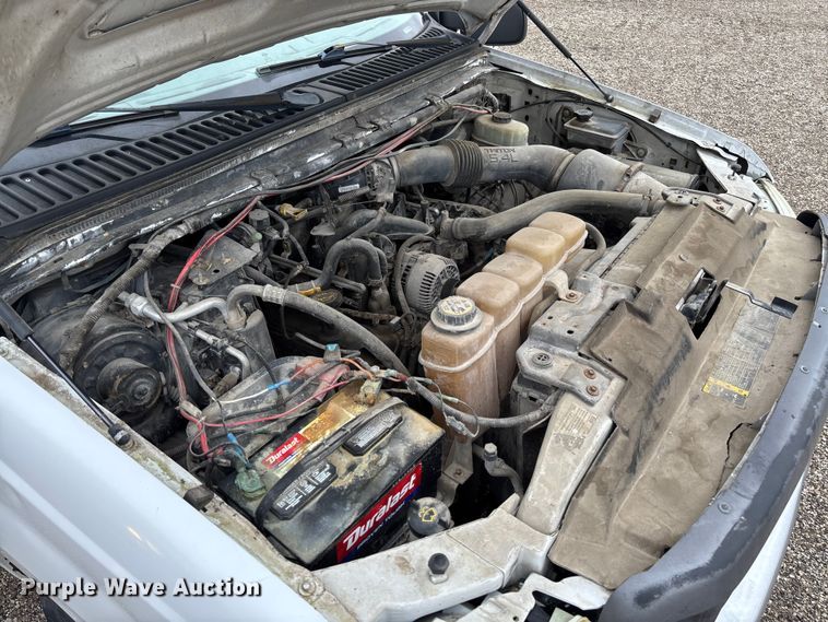 image for item FB3434 2004 Ford F250 Super Duty pickup truck