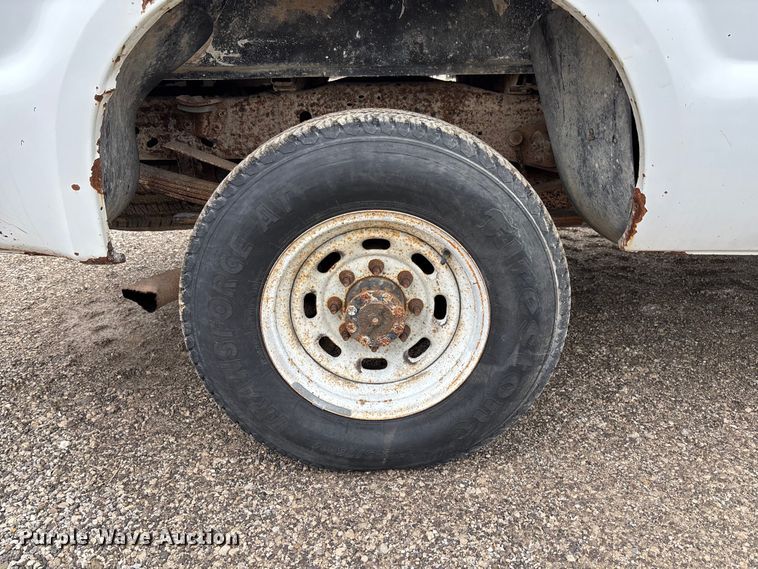 image for item FB3434 2004 Ford F250 Super Duty pickup truck