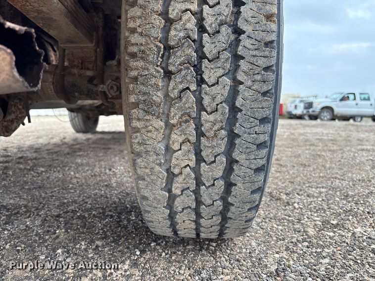 image for item FB3434 2004 Ford F250 Super Duty pickup truck