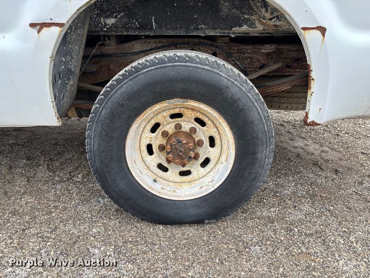 image for item FB3434 2004 Ford F250 Super Duty pickup truck