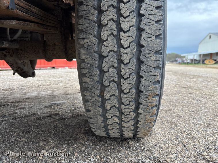 image for item FB3434 2004 Ford F250 Super Duty pickup truck