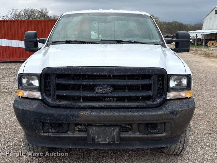 image for item FB3435 2002 Ford F250 Super Duty Crew Cab pickup truck