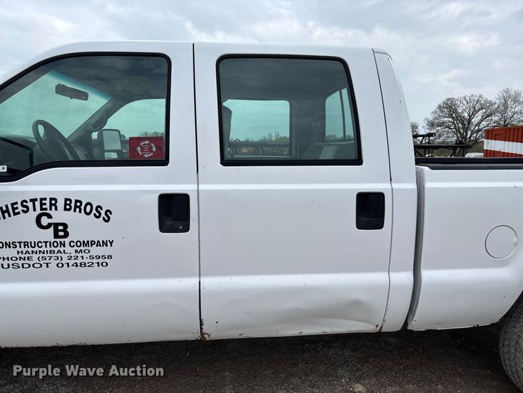 image for item FB3435 2002 Ford F250 Super Duty Crew Cab pickup truck