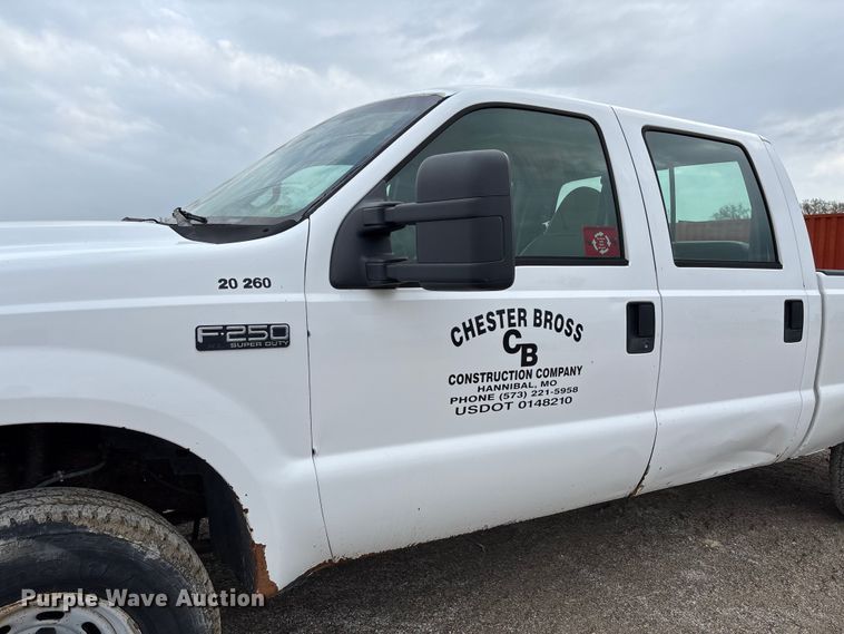 image for item FB3435 2002 Ford F250 Super Duty Crew Cab pickup truck