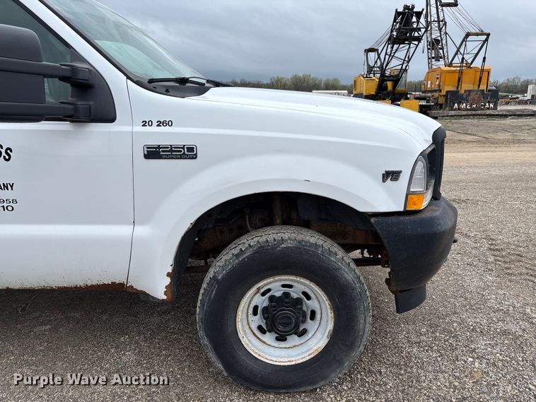 image for item FB3435 2002 Ford F250 Super Duty Crew Cab pickup truck