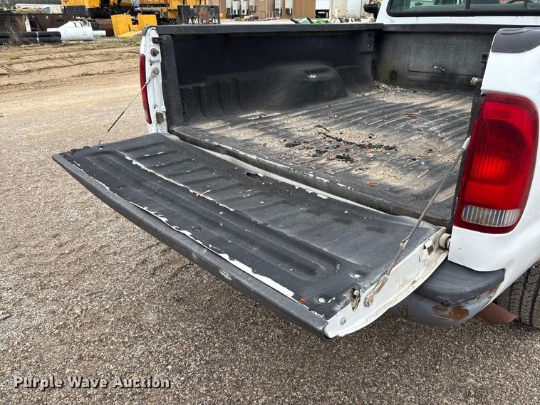 image for item FB3435 2002 Ford F250 Super Duty Crew Cab pickup truck
