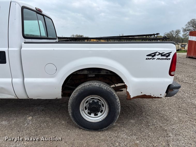 image for item FB3435 2002 Ford F250 Super Duty Crew Cab pickup truck