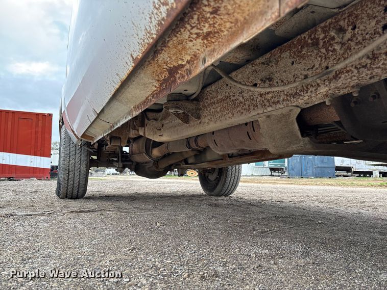 image for item FB3435 2002 Ford F250 Super Duty Crew Cab pickup truck