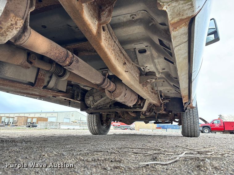 image for item FB3435 2002 Ford F250 Super Duty Crew Cab pickup truck