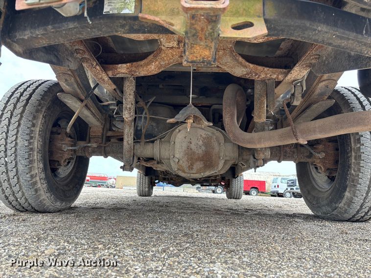 image for item FB3435 2002 Ford F250 Super Duty Crew Cab pickup truck