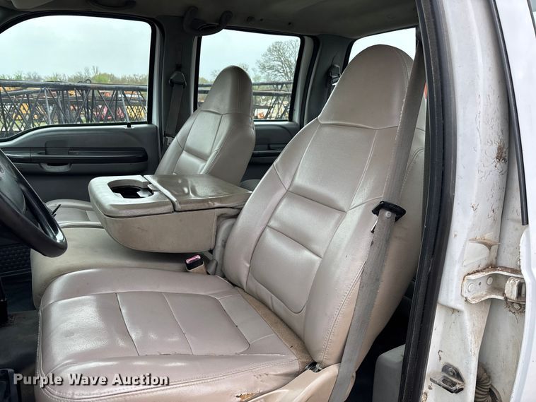 image for item FB3435 2002 Ford F250 Super Duty Crew Cab pickup truck