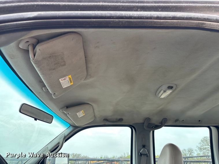 image for item FB3435 2002 Ford F250 Super Duty Crew Cab pickup truck