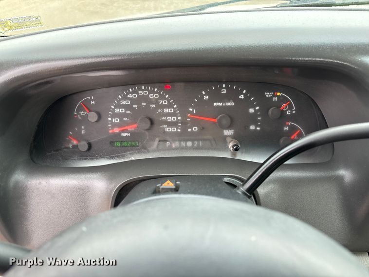 image for item FB3435 2002 Ford F250 Super Duty Crew Cab pickup truck