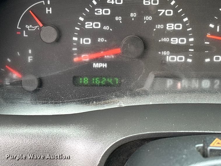 image for item FB3435 2002 Ford F250 Super Duty Crew Cab pickup truck
