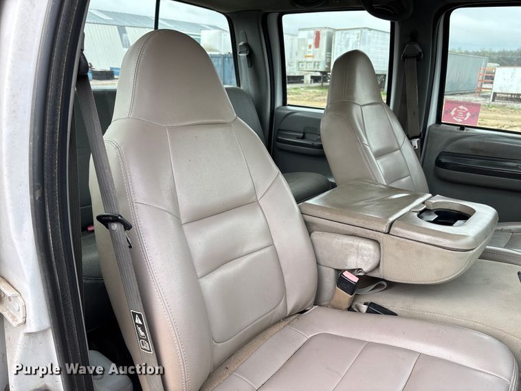 image for item FB3435 2002 Ford F250 Super Duty Crew Cab pickup truck