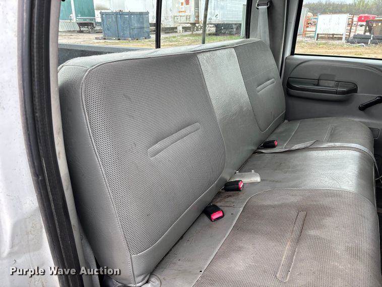 image for item FB3435 2002 Ford F250 Super Duty Crew Cab pickup truck