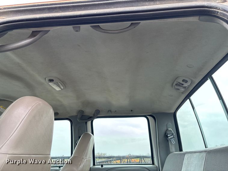 image for item FB3435 2002 Ford F250 Super Duty Crew Cab pickup truck