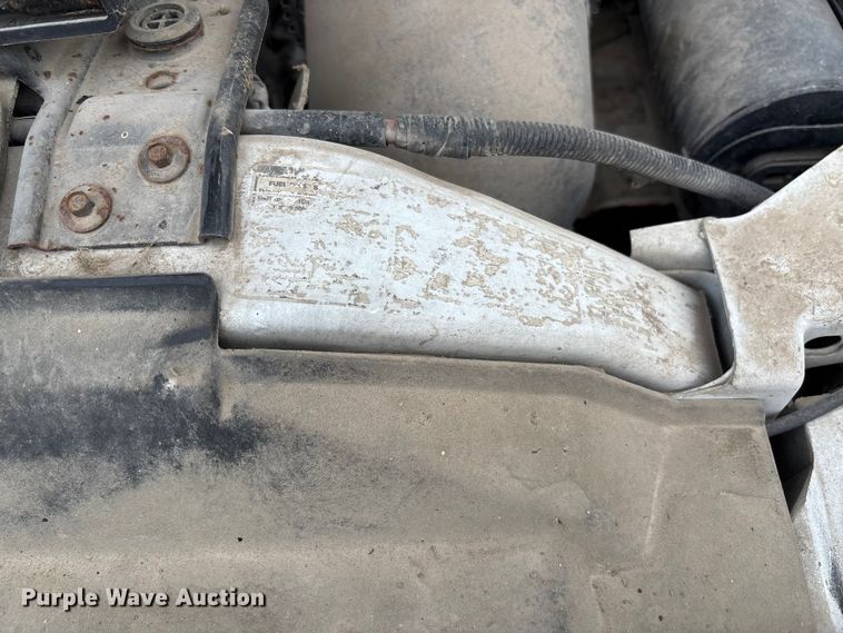 image for item FB3435 2002 Ford F250 Super Duty Crew Cab pickup truck