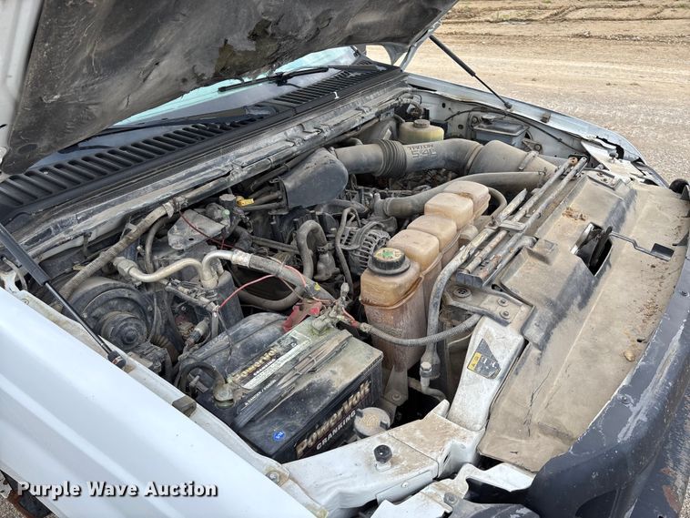 image for item FB3435 2002 Ford F250 Super Duty Crew Cab pickup truck