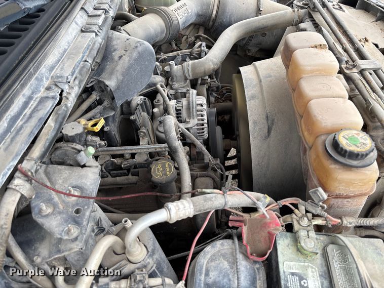 image for item FB3435 2002 Ford F250 Super Duty Crew Cab pickup truck