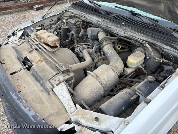 image for item FB3435 2002 Ford F250 Super Duty Crew Cab pickup truck