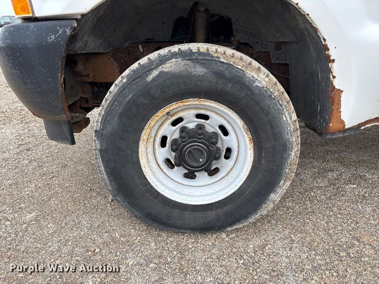 image for item FB3435 2002 Ford F250 Super Duty Crew Cab pickup truck