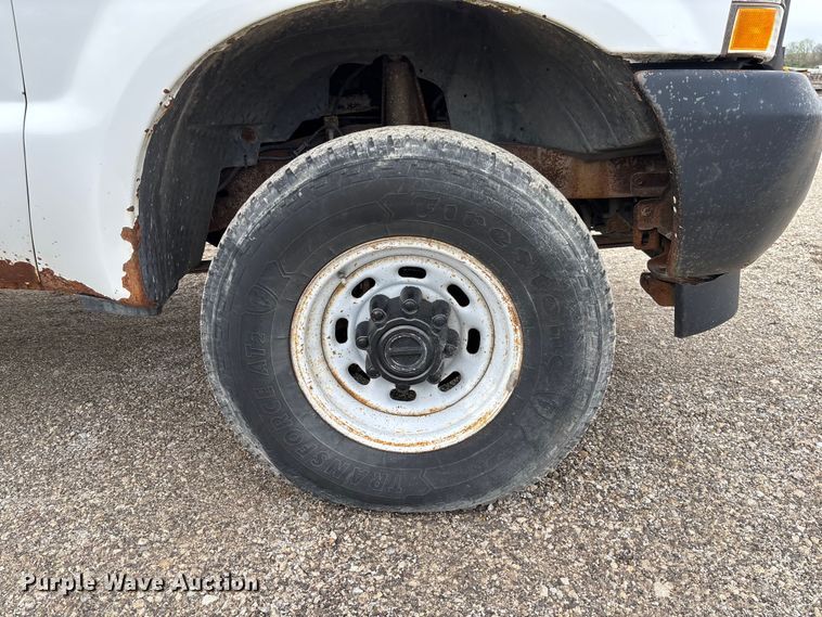 image for item FB3435 2002 Ford F250 Super Duty Crew Cab pickup truck