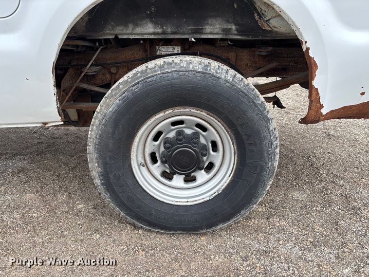 image for item FB3435 2002 Ford F250 Super Duty Crew Cab pickup truck