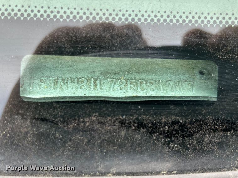 image for item FB3435 2002 Ford F250 Super Duty Crew Cab pickup truck
