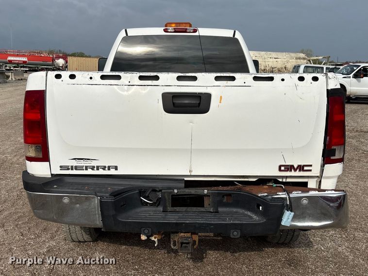 image for item FB3436 2008 GMC Sierra 3500HD Crew Cab pickup truck