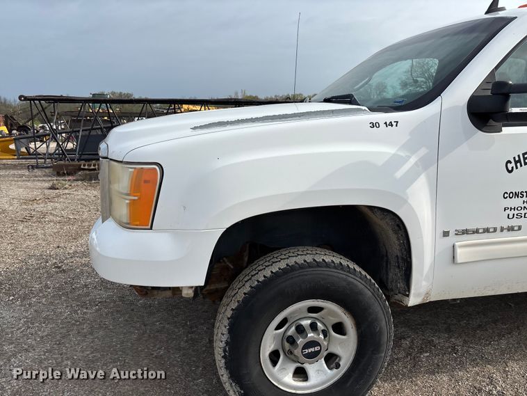 image for item FB3436 2008 GMC Sierra 3500HD Crew Cab pickup truck